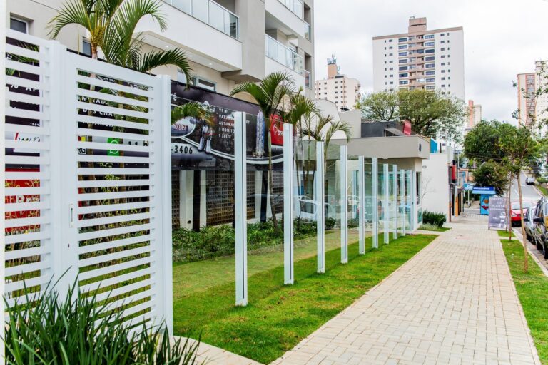 Fachada do Miró Parque predio de vidro e aluminio do Empreendimento Residencial Miró Parque